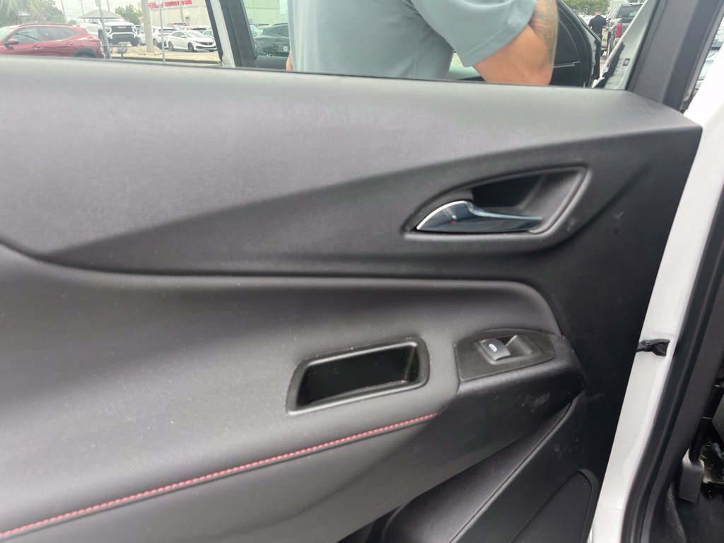 Used 2022 Chevrolet Equinox RS w/ RS Leather Package FWD image 18