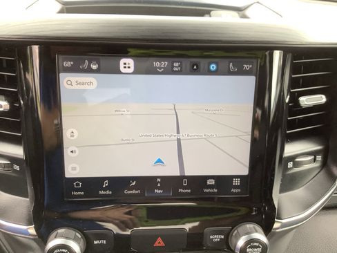 Used 2024 RAM 1500 Laramie image 16