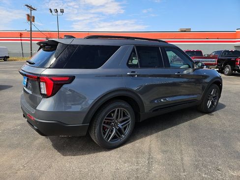 New 2026 Ford Explorer ST-Line w/ ST-Line Street Pack RWD image 13