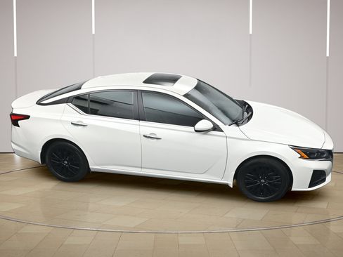 Certified 2025 Nissan Altima 2.5 SV w/ SV Special Edition Package FWD image 33