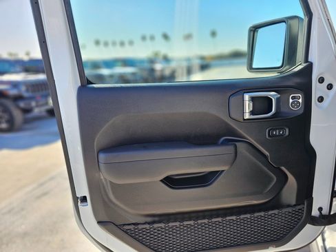 New 2026 Jeep Gladiator Rubicon w/ Steel Power Dome Hood Package image 9