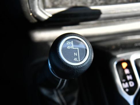 Used 2023 Jeep Gladiator Overland image 28