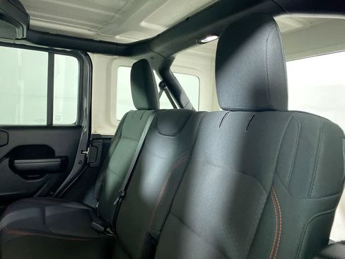 Used 2023 Jeep Wrangler Unlimited Rubicon image 33