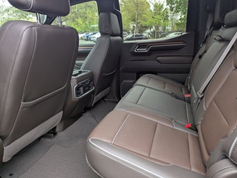 Used 2023 GMC Sierra 1500 Denali w/ Denali Reserve Package image 15