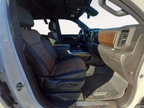 Used 2024 Chevrolet Silverado 1500 High Country w/ Technology Package image 15