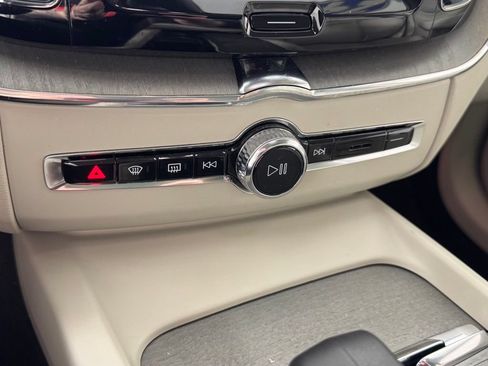 Used 2024 Volvo XC60 B5 Plus w/ Protection Package Premier AWD/4WD image 23