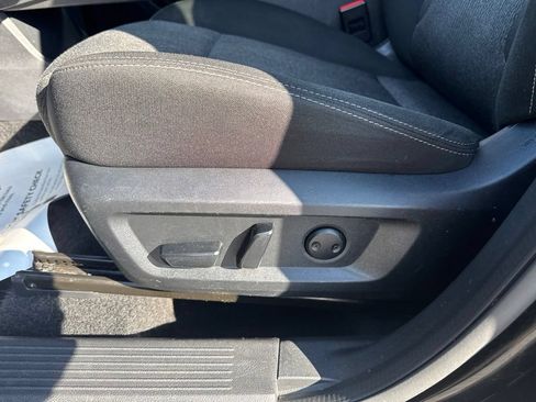 Used 2025 Nissan Rogue SV FWD image 37