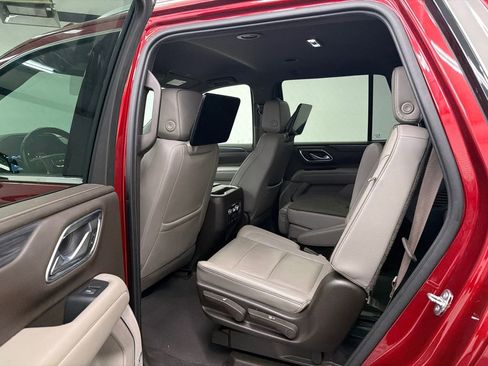 Used 2021 GMC Yukon SLT w/ Rear Media and Nav Package image 22