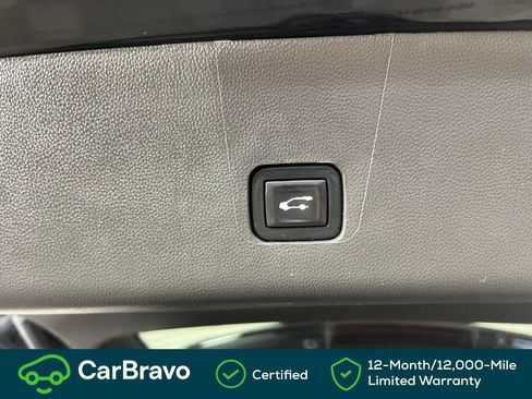 Used 2021 Chevrolet Traverse LT AWD/4WD image 9