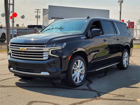 Used 2023 Chevrolet Suburban High Country image 20