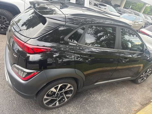Used 2023 Hyundai Kona Limited w/ Cargo Package FWD image 2