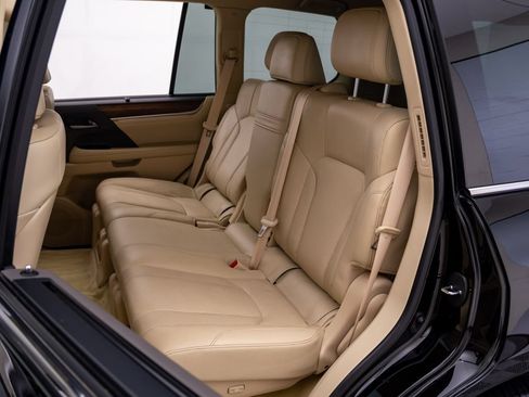 Used 2020 Lexus LX 570 4WD w/ Luxury Package image 20