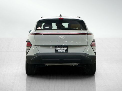Used 2024 Hyundai Kona SEL w/ Convenience Package AWD/4WD image 4