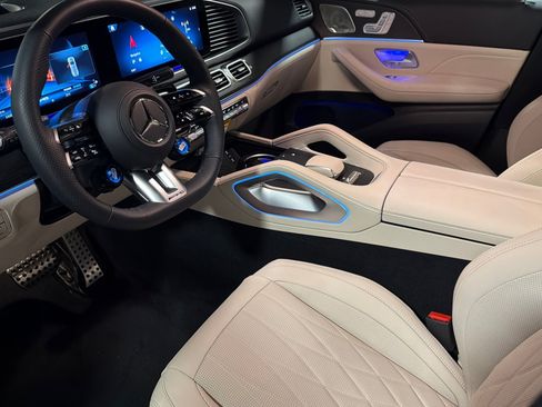 New 2026 Mercedes-Benz GLS 63 AMG 4MATIC image 9