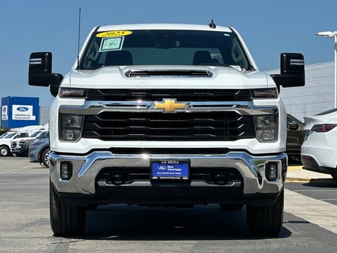 Used 2025 Chevrolet Silverado 2500 LT AWD/4WD image 8