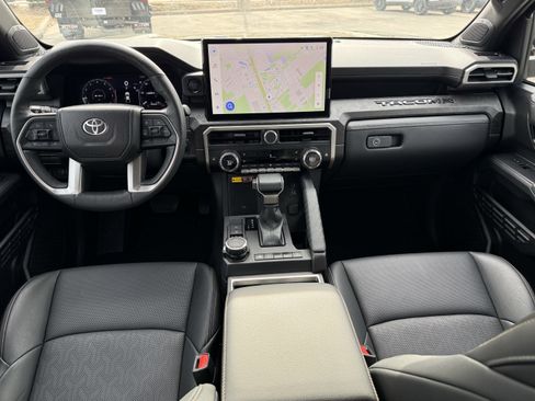 Used 2025 Toyota Tacoma Limited image 13