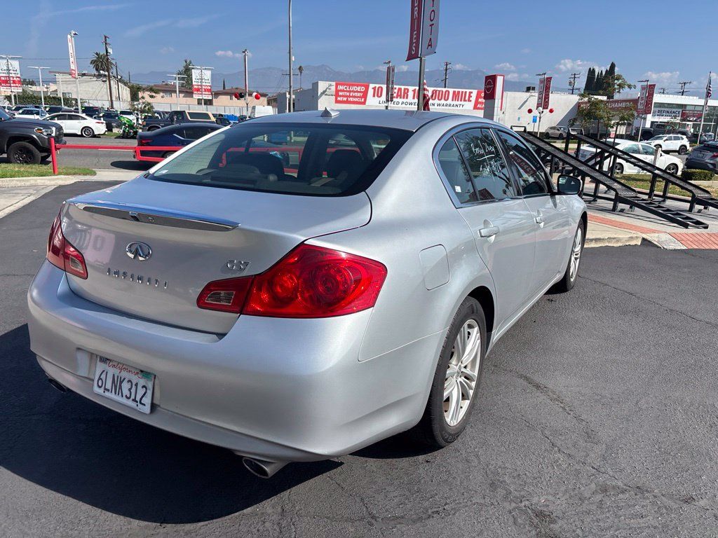 Used 2010 INFINITI G37 Journey RWD image 4