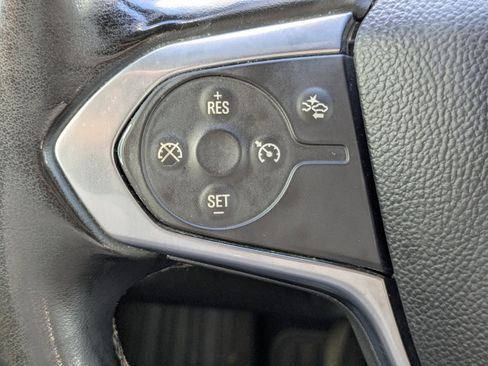 Used 2023 Chevrolet Traverse LT image 26