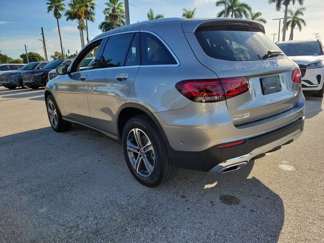Used 2021 Mercedes-Benz GLC 300 image 4