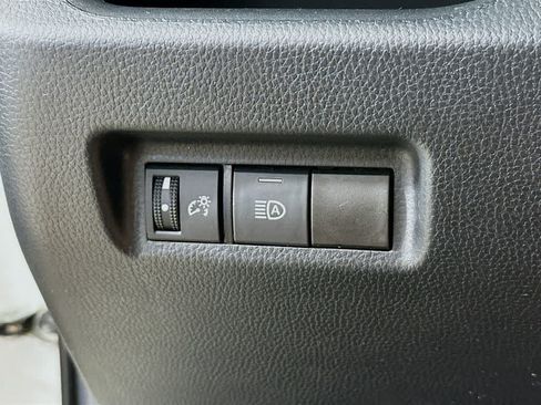 Used 2021 Toyota RAV4 LE FWD image 26