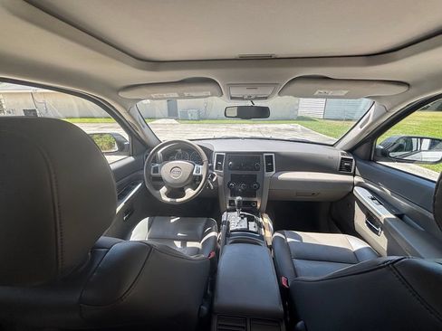 Used 2009 Jeep Grand Cherokee Laredo AWD/4WD image 19