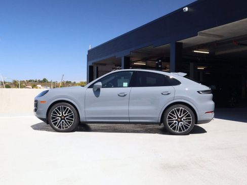 New 2026 Porsche Cayenne Coupe AWD/4WD image 2