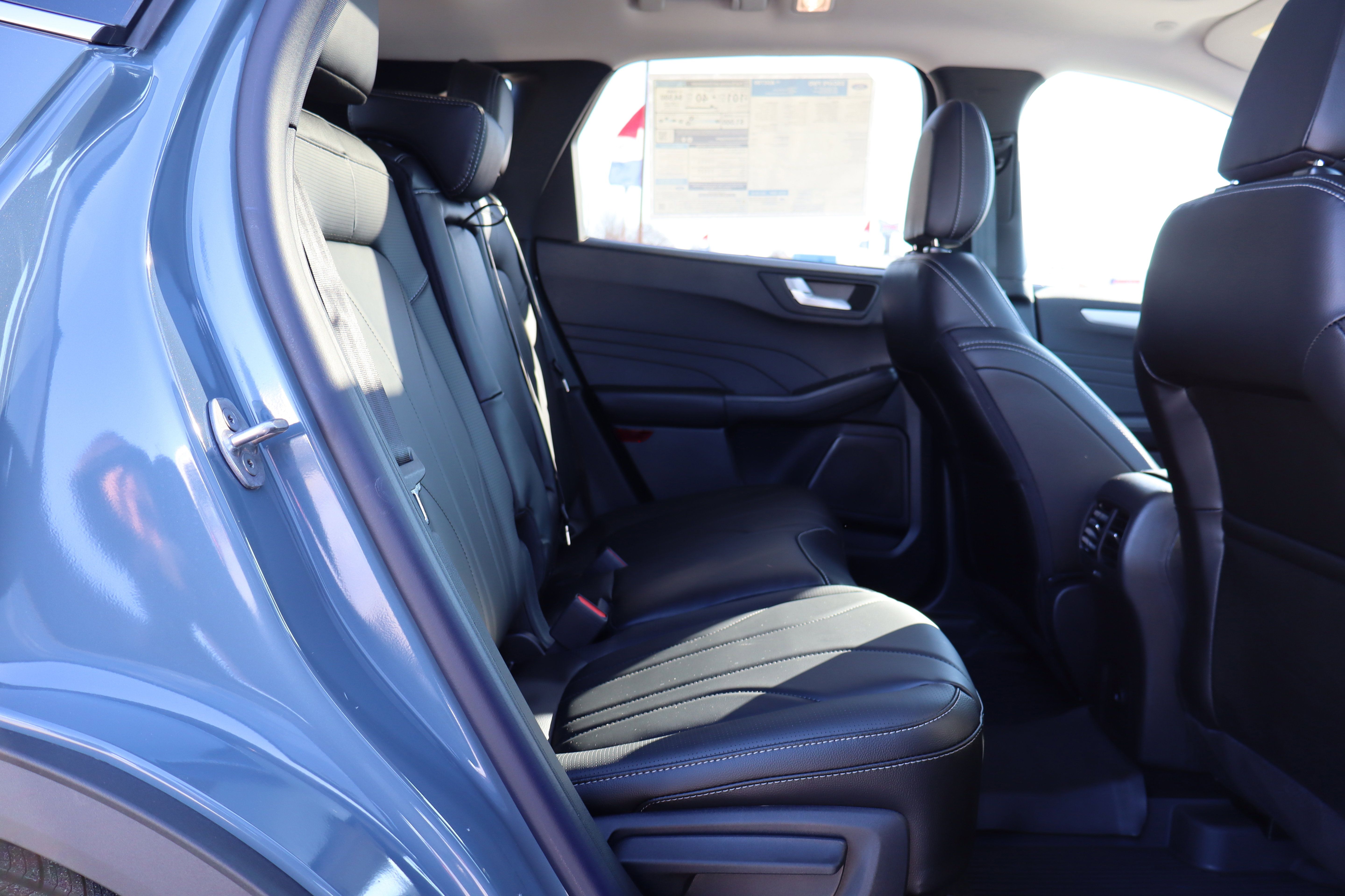 New 2025 Ford Escape SE w/ PHEV Premium Package FWD image 11