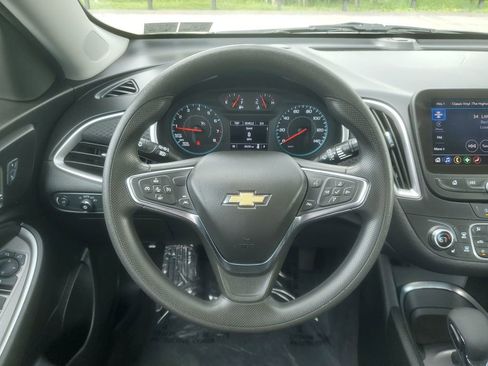Used 2025 Chevrolet Malibu LT FWD image 15