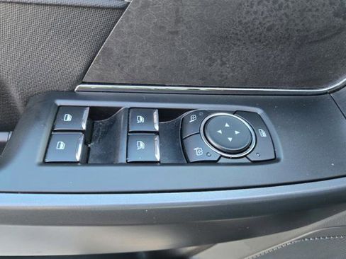 Used 2025 Ford F150 XL RWD image 5