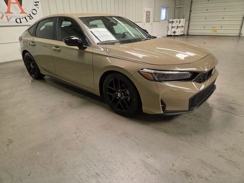 Used 2025 Honda Civic Sport image 10