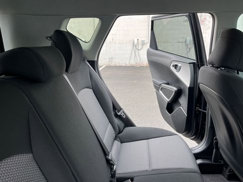 Used 2025 Kia Soul LX w/ LX Technology Package image 35