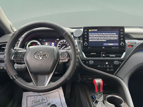 Used 2022 Toyota Camry XSE w/ Navigation Upgrade Package FWD image 9