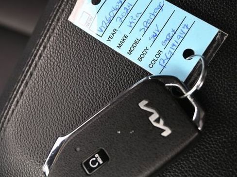 Used 2024 Kia Sportage EX image 32