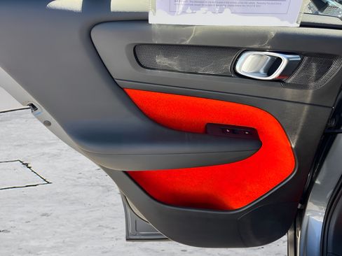 Used 2019 Volvo XC40 T5 R-Design AWD/4WD image 20