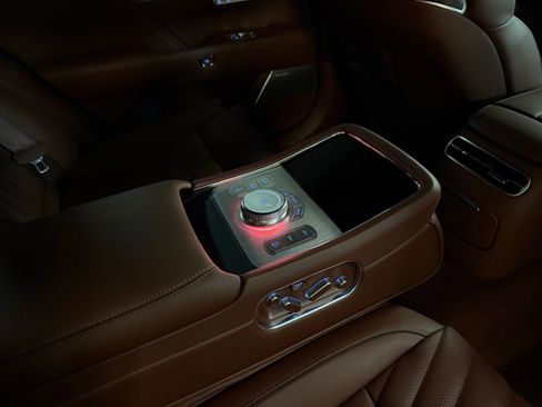 Used 2025 Genesis G90 3.5T image 25