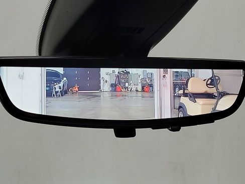 Used 2022 GMC Acadia Denali w/ Denali Ultimate Package image 17