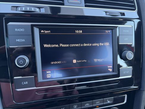 Used 2018 Volkswagen Golf 4-Door image 20