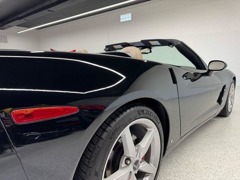 Used 2006 Chevrolet Corvette Convertible w/ Preferred Equipment Group RWD image 34