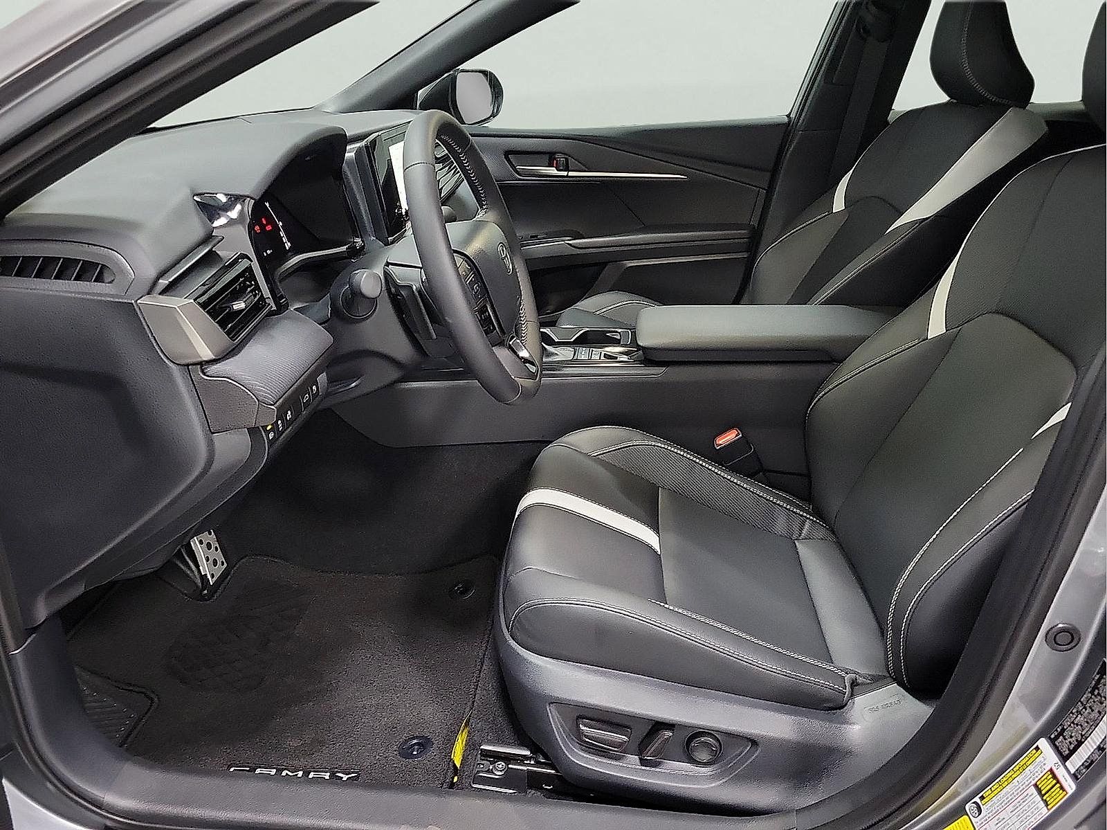 Certified 2026 Toyota Camry SE w/ Convenience Package FWD image 10