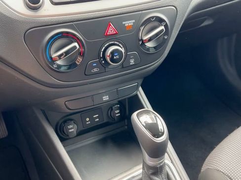 Used 2022 Hyundai Accent SE w/ Cargo Package image 30