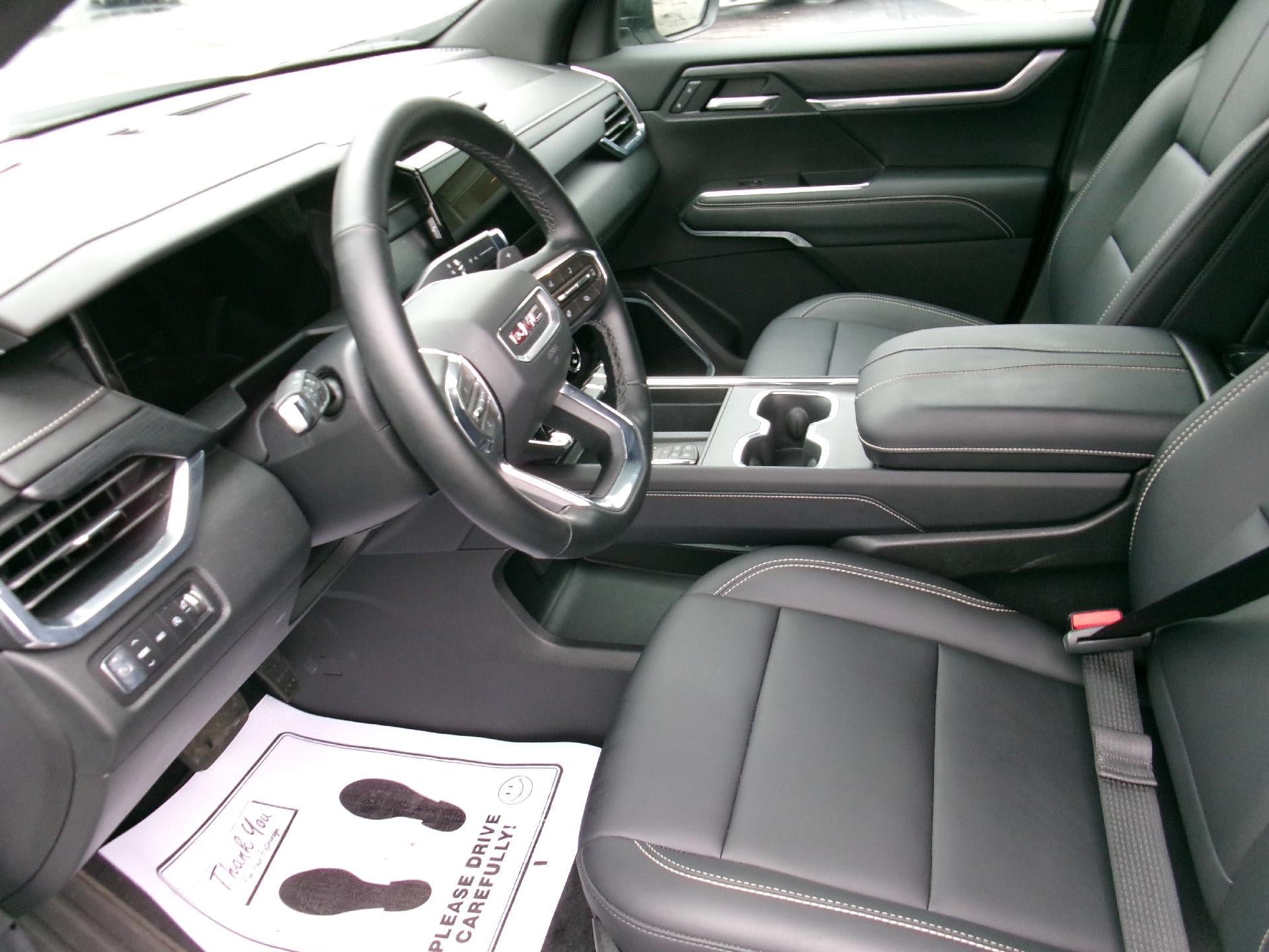Used 2026 GMC Acadia Elevation w/ Elevation Premium Package AWD/4WD image 9