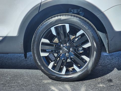 Used 2024 Kia Telluride SX image 9