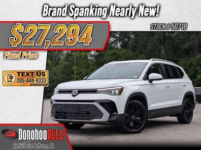Used 2025 Volkswagen Taos SE w/ Black Wheel Package