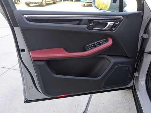 New 2026 Porsche Macan S image 13