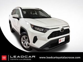 Used 2021 Toyota RAV4 LE video 1