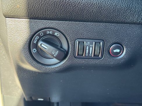 Used 2023 Dodge Challenger SXT w/ Blacktop Package image 22