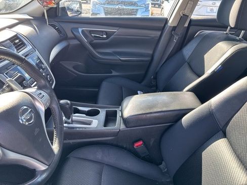 Used 2017 Nissan Altima 2.5 SR w/ LED Appearance Package image 17