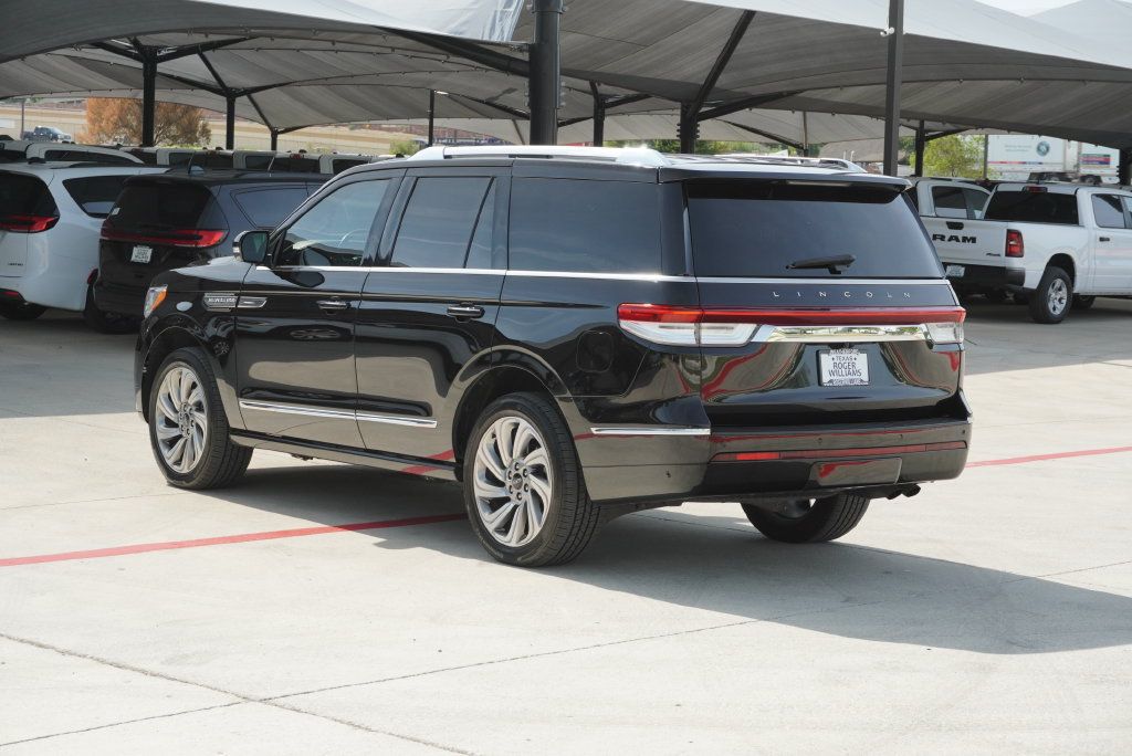 Used 2024 Lincoln Navigator Reserve AWD/4WD image 3
