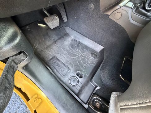 Used 2018 Jeep Wrangler Unlimited Sport S image 16