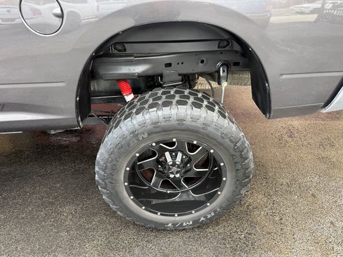 Used 2018 RAM 2500 Tradesman w/ Chrome Appearance Group image 14